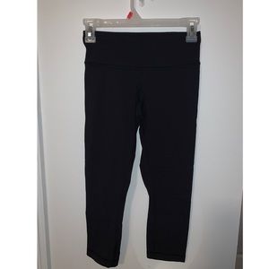 Cropped Lululemon Leggings (3/4)